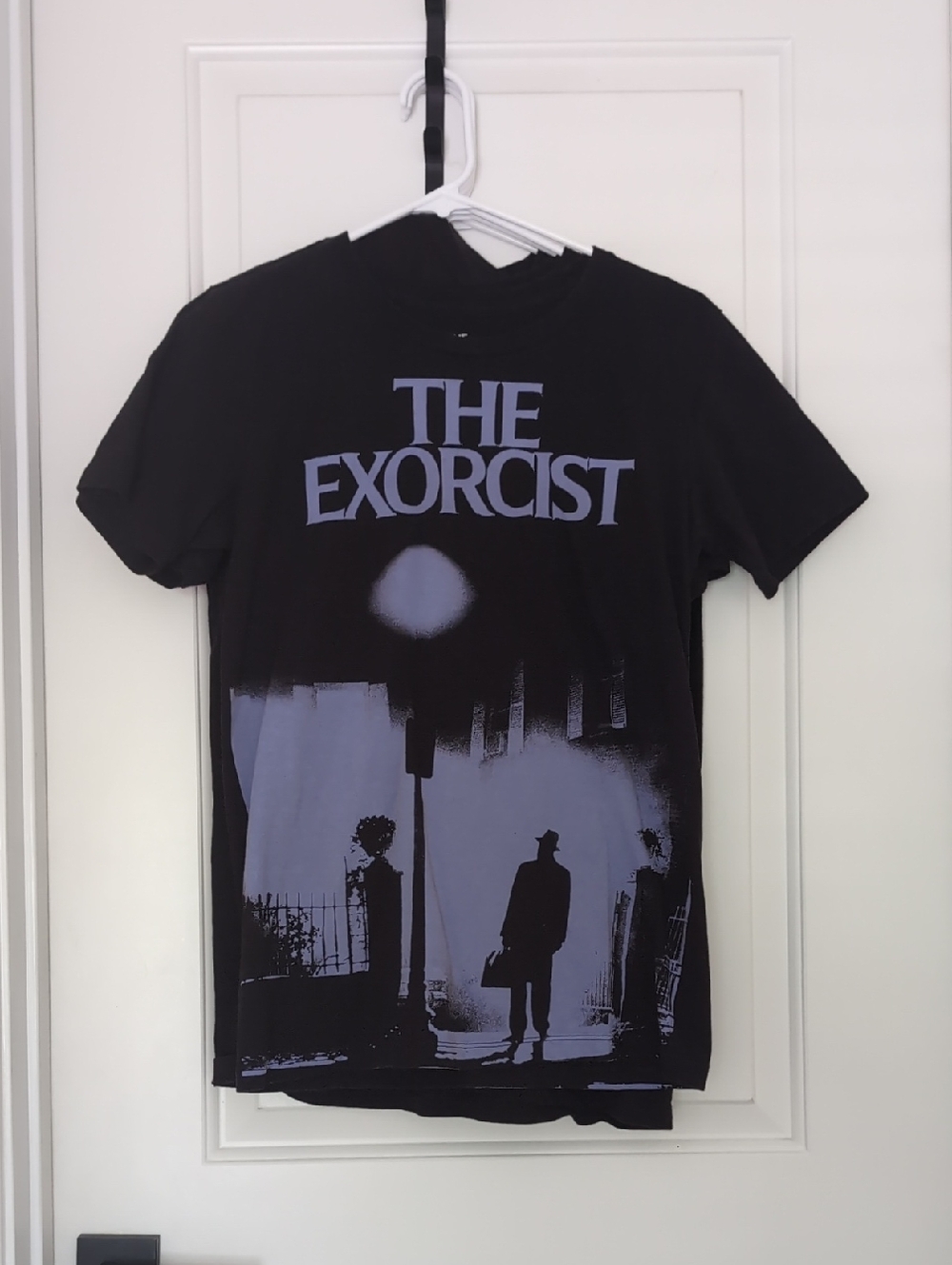 THE EXORCIST | Foggy Father Merrin Silhouette T-shirt | Size Mens XS